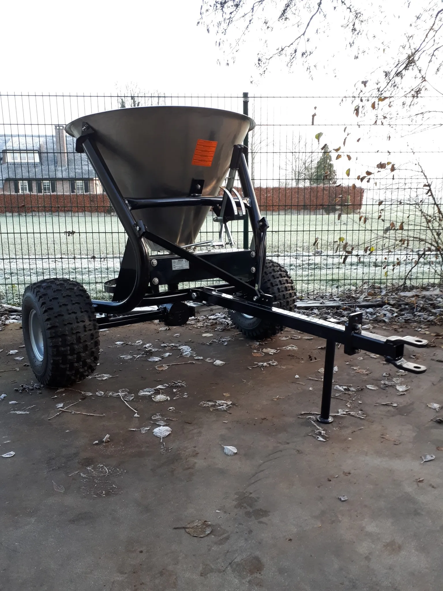 FAZA GardenTFS250S getrokken strooierRVS