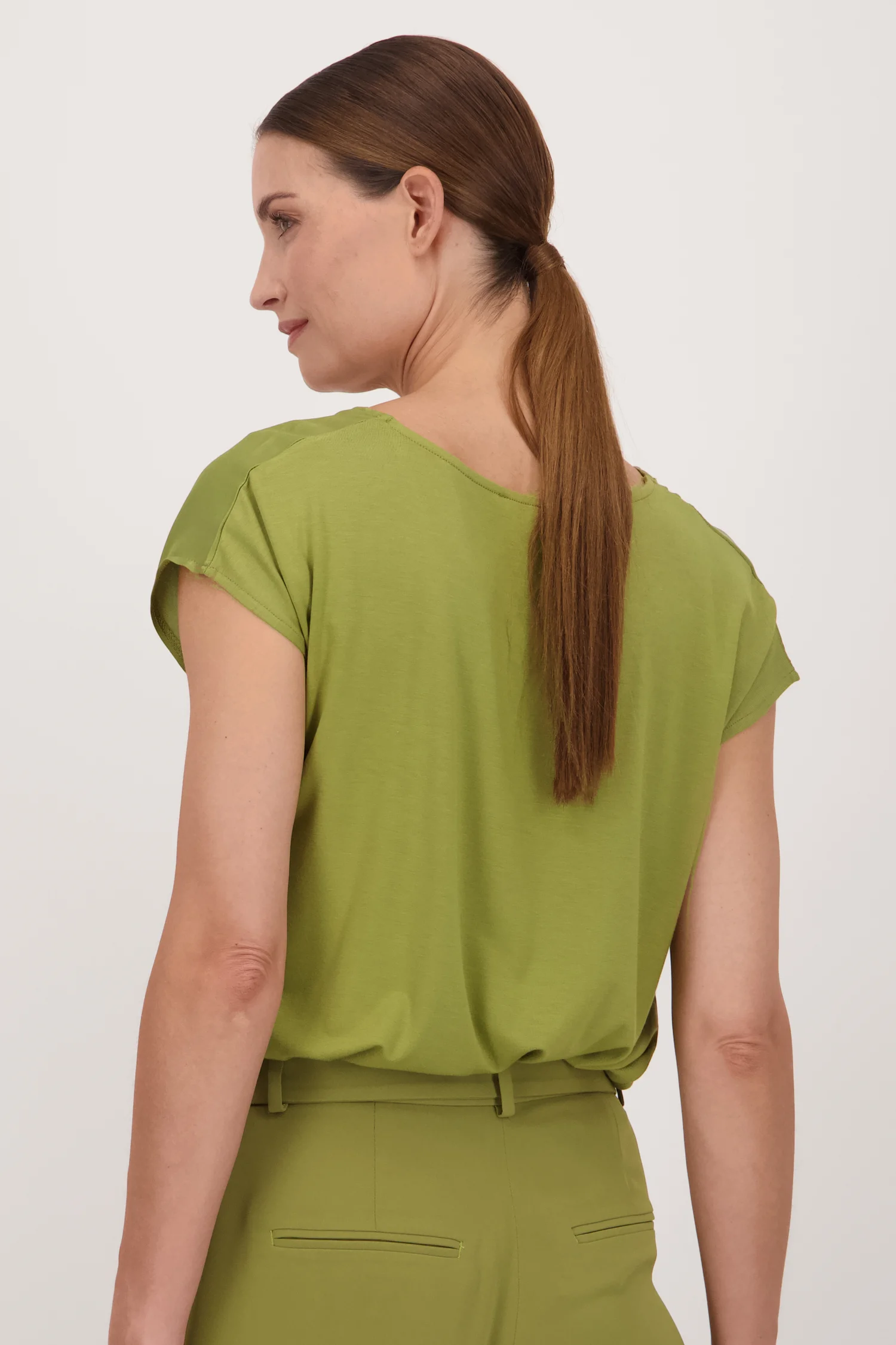 More & More Olijfgroene blouse met korte mouwen